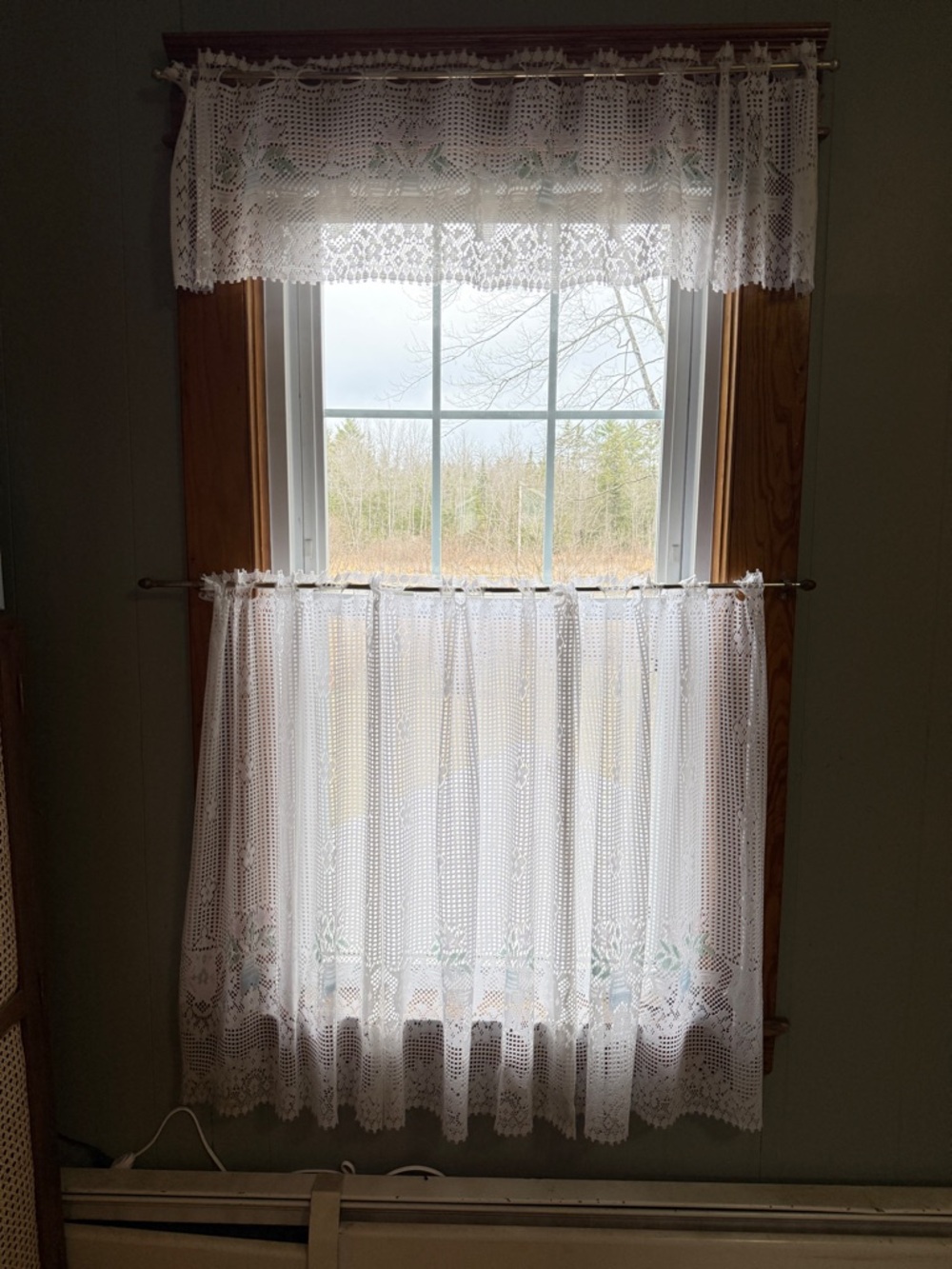 Classic White Lace Tiered Window Curtain Set - Unbranded